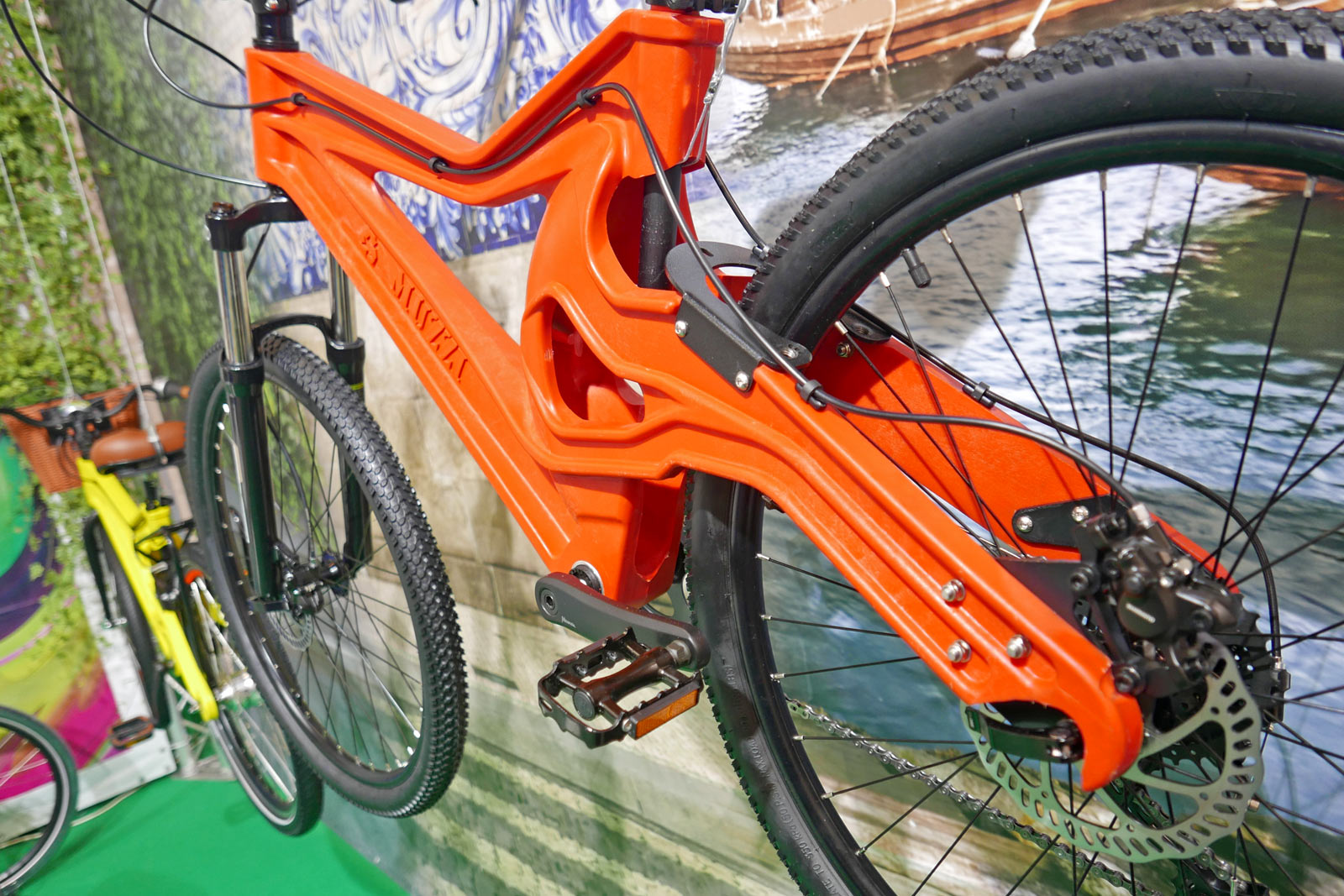 Muzzi Cycles sustainable modular recycled plastic bike, modular rear end