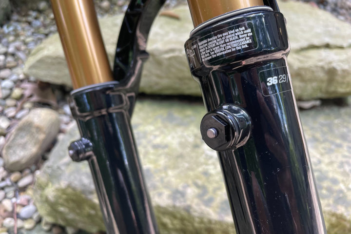 Featured image for the article Fox sues SRAM over bleed valves on 2023 Rockshox suspension forks