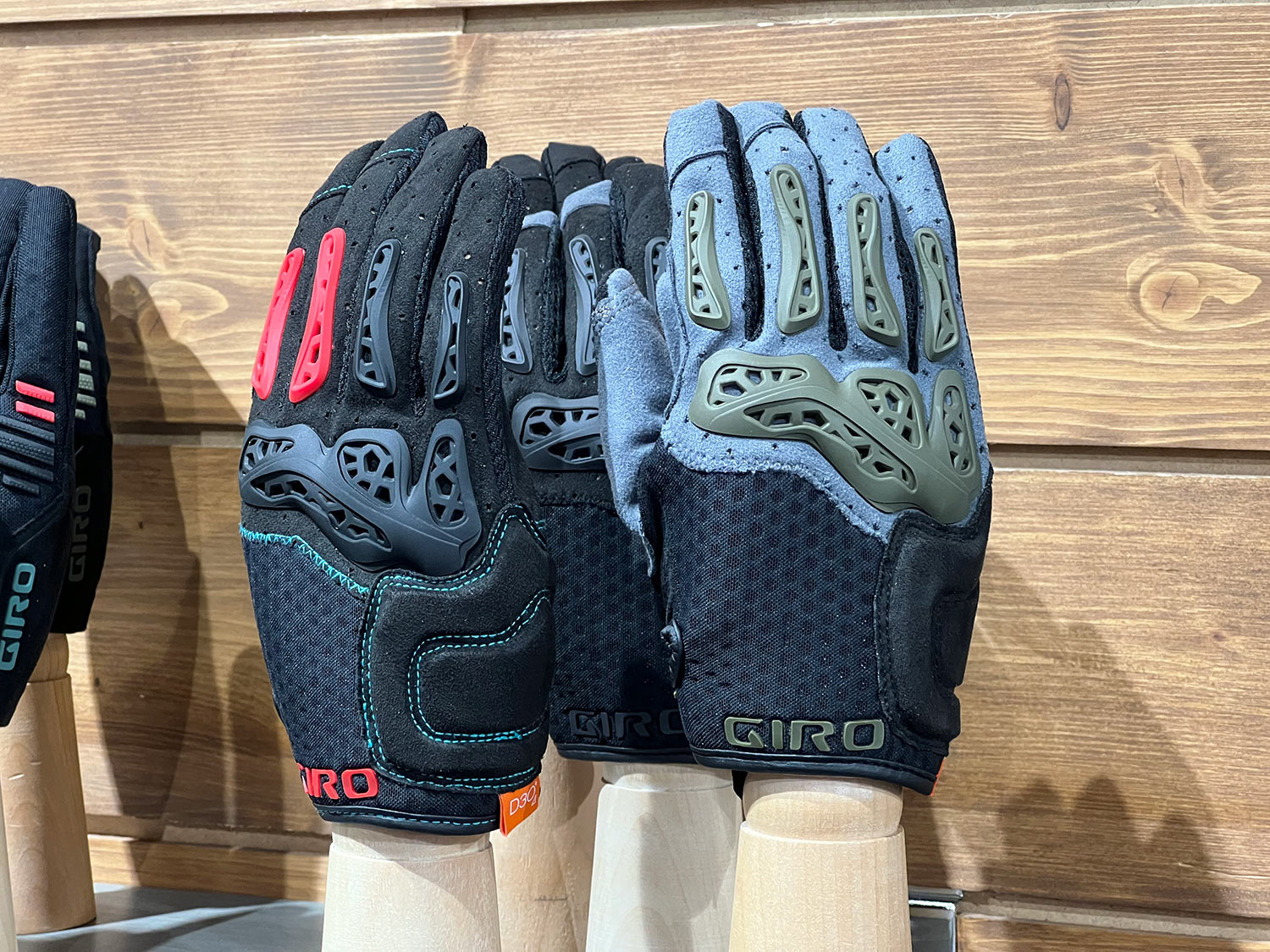 Giro Gnar mountain bike glove with D30 impact protection