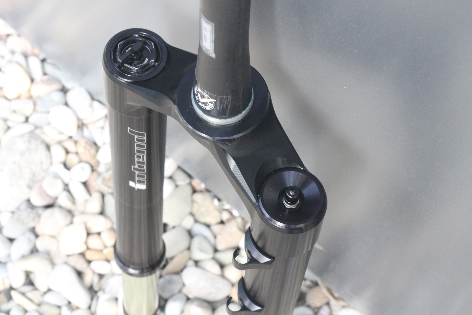 intend samurai cc fork with rockshox charger race day damper
