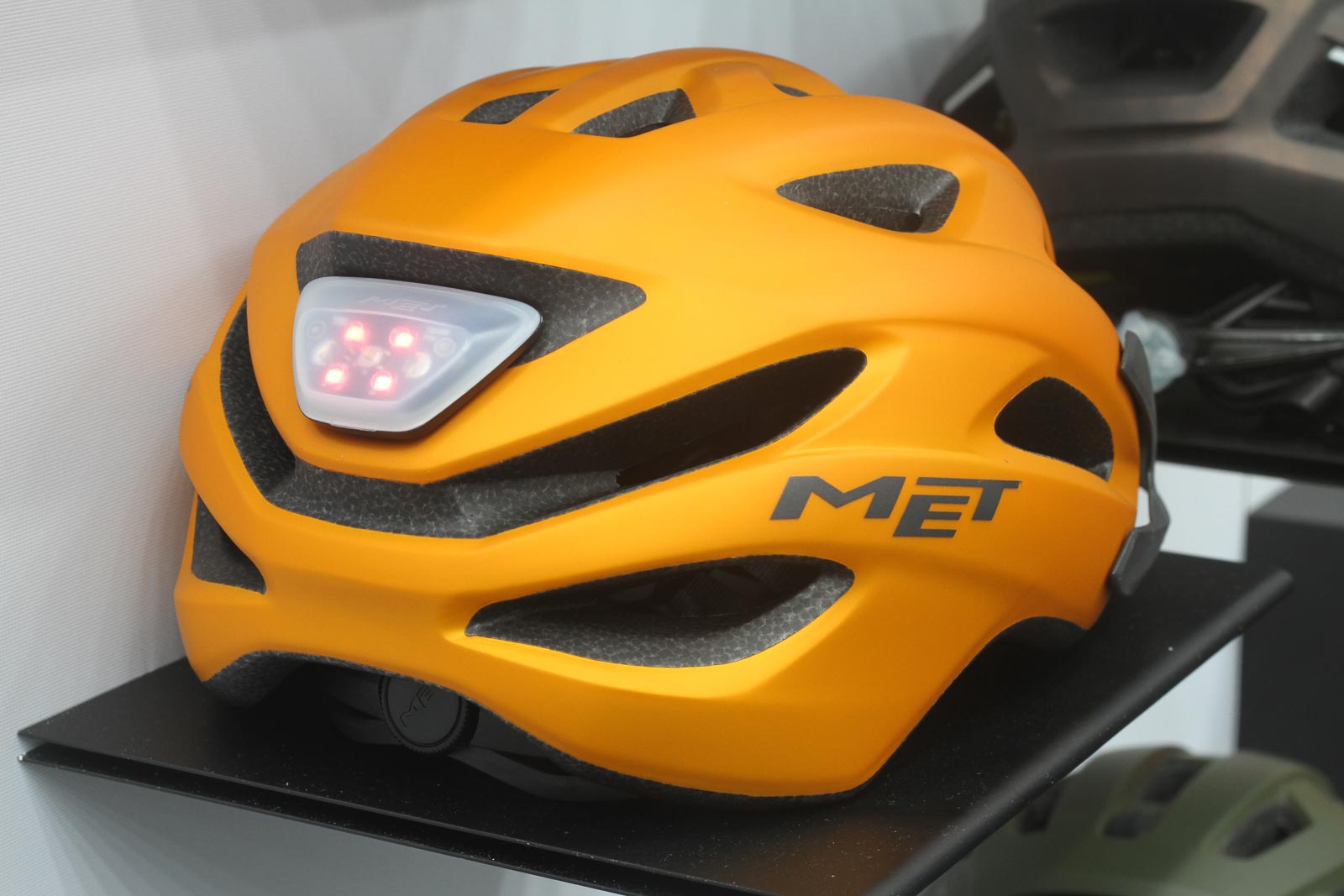 Met lupo mtb helmet hot sale