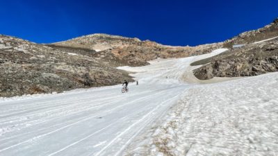 Riding the glacier: MTB riders vie for Megavalanche 2022 speed record