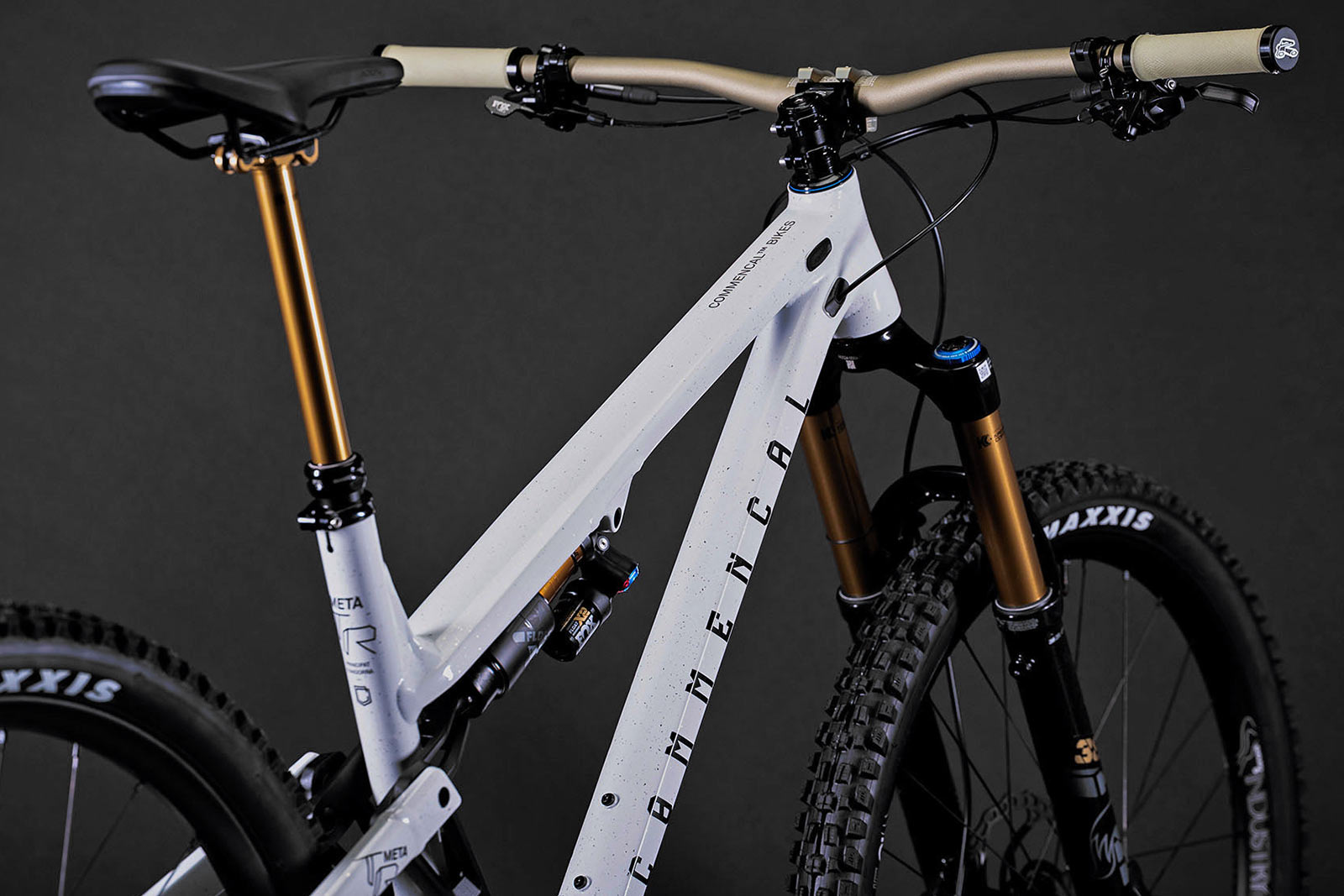 Commencal Unique semi-custom one-of-a-kind Meta TR alloy trail all-mountain bikes, detail