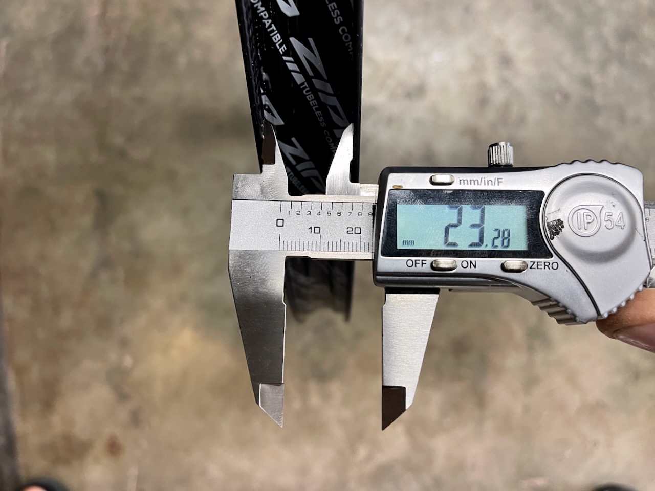 Zipp 808 Wheels internal rim measurement