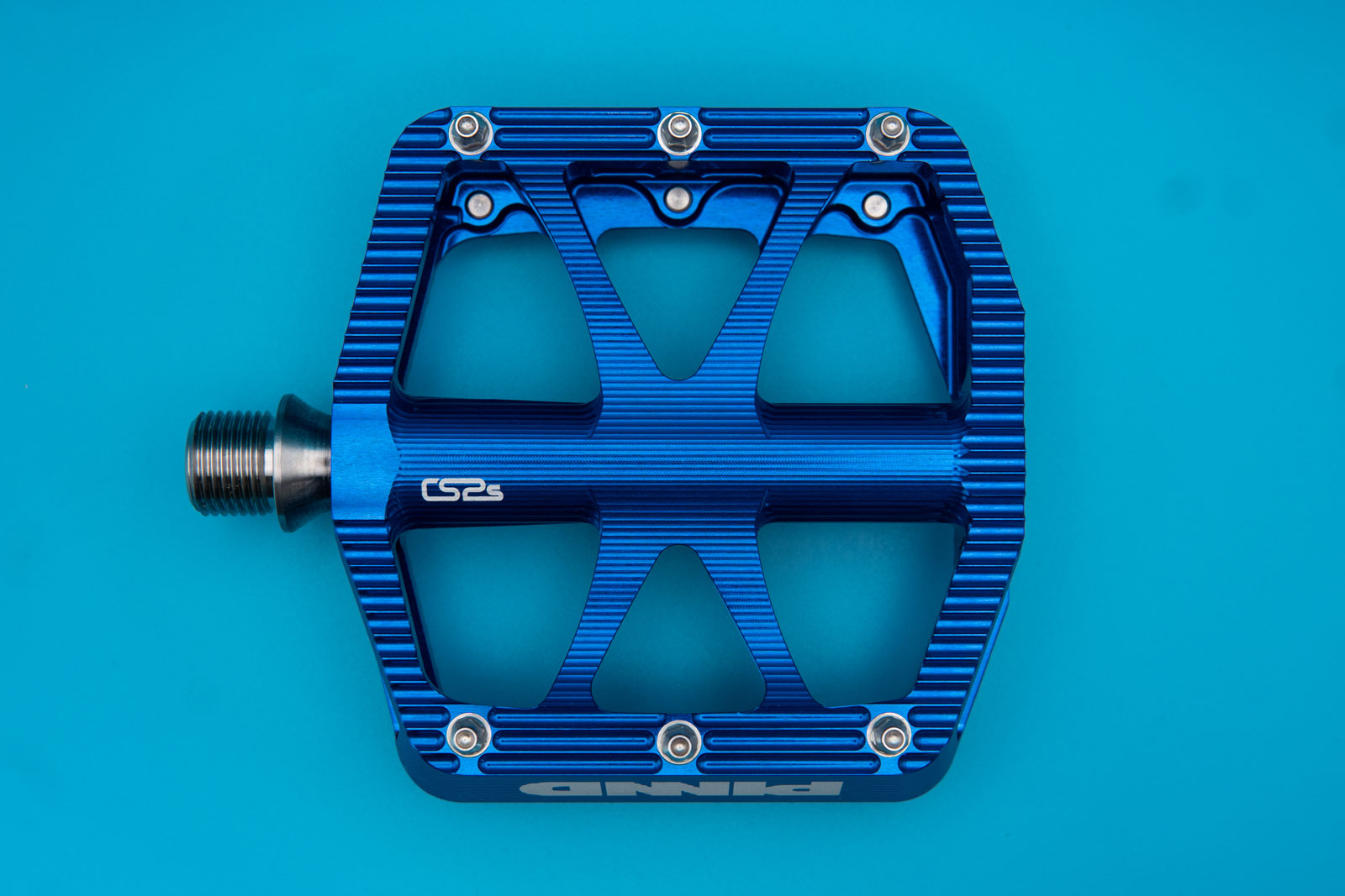 pinnd cs2s mtb pedal blue made in scotland