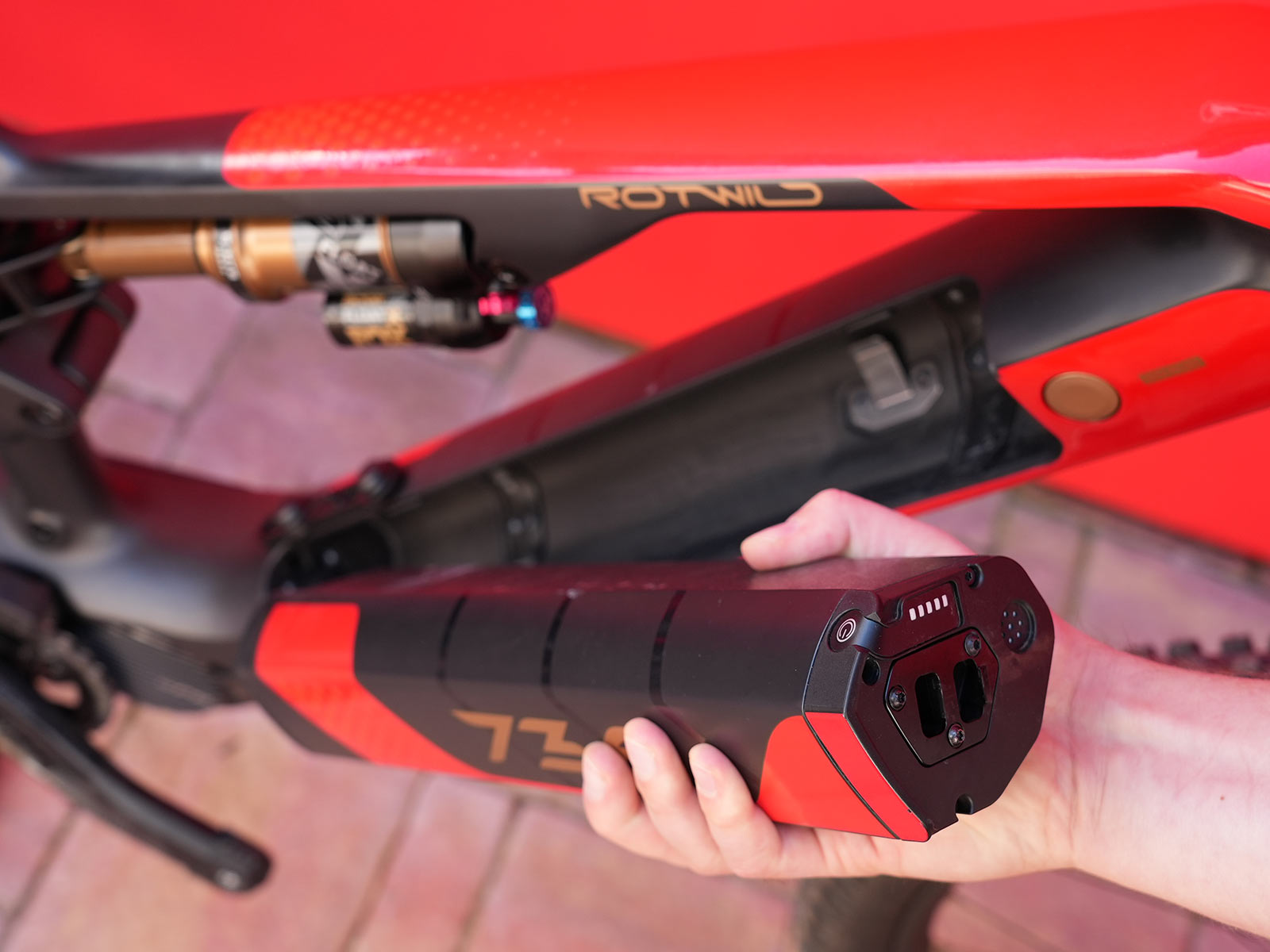 rotwild rx735 lightweight e-mountain bike battery details