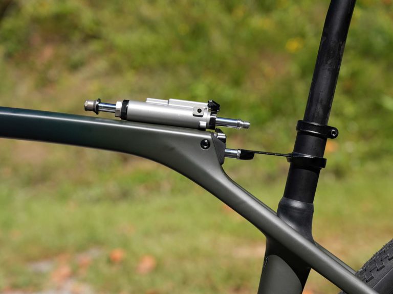 Wild new Specialized Diverge suspends the rider with fully damped rear