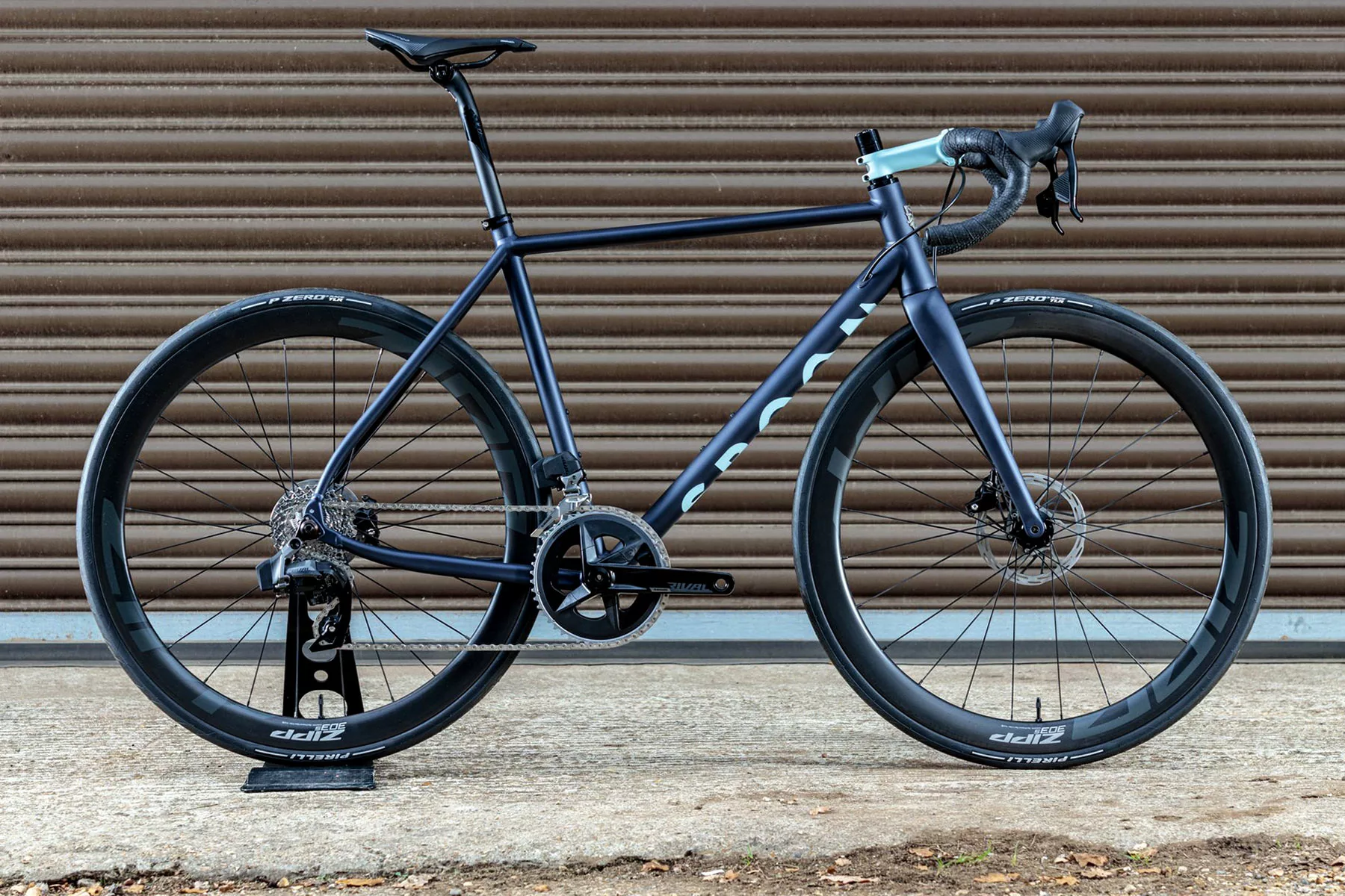 Alloy road frame sale