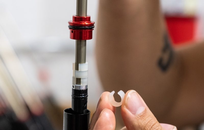Wolf Tooth Resolve Seatpost Review: Self-Bleeding Dropper delivers ...