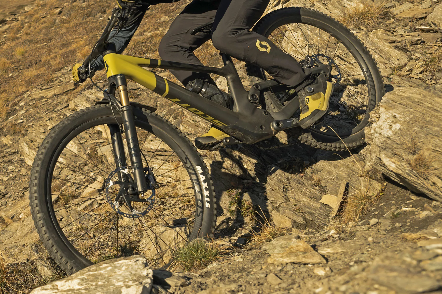 Syncros Revelstoke lightweight carbon all-mountain trail enduro MTB wheels, ride photo by Roo Fowler