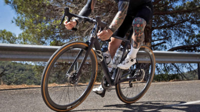 8bar Upgrades Affordable Kronprinz Carbon Road Bike With Sleek Integration, Classic Look