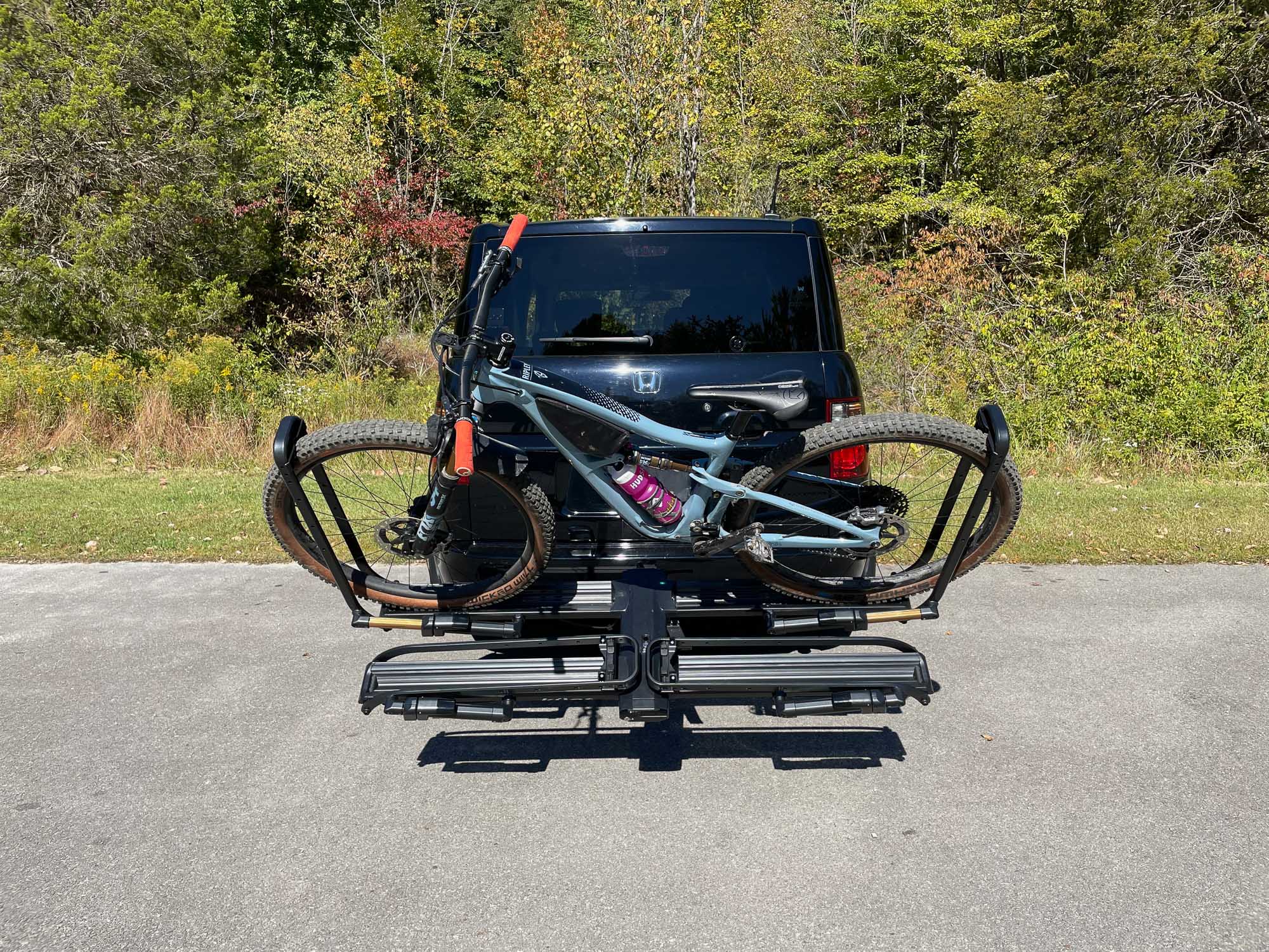 Kuat Piston Pro X tilt with bike loaded