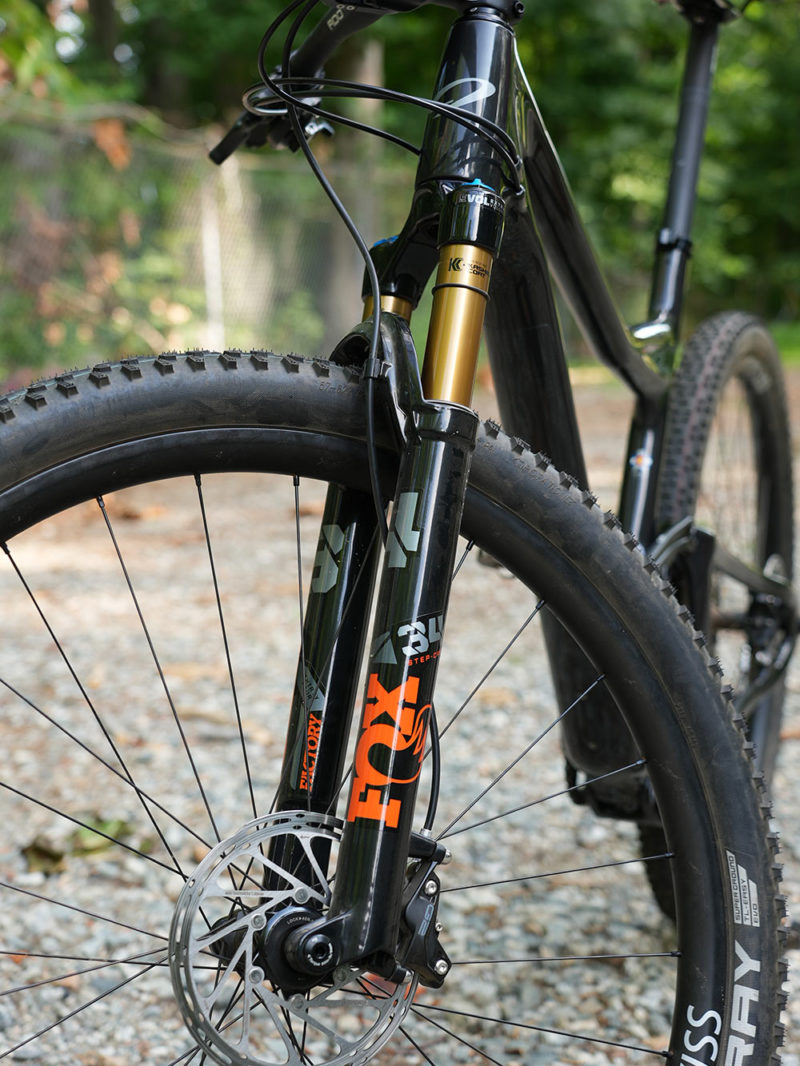 closeup details for 2023 niner rkt rdo xc mountain bike