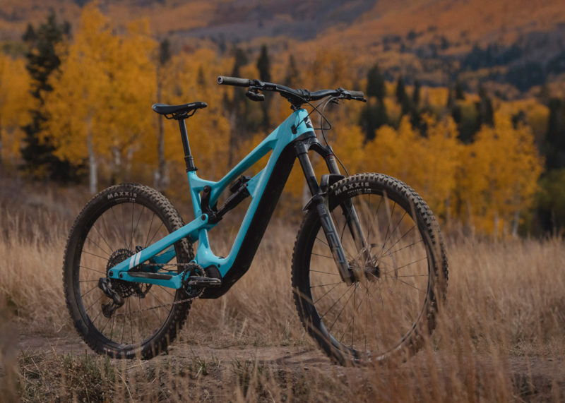 fezzari timp peak eMTB shown from front angle on a grassy field