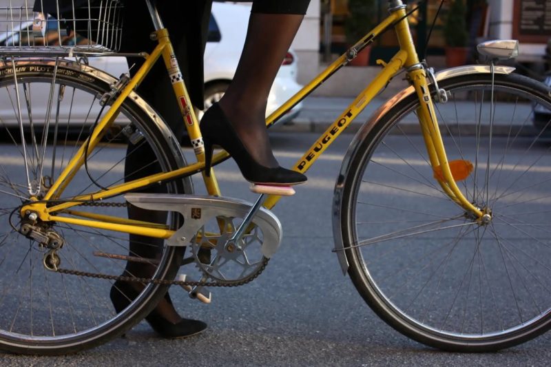 MOTO Pedals Classic with high heels