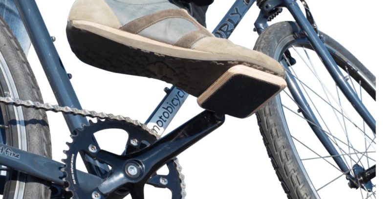 MOTO Pedals Classic with tennies