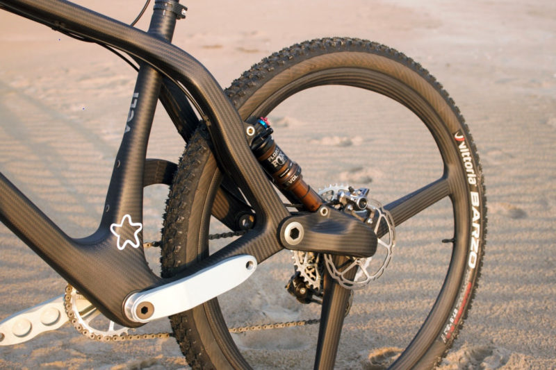 Veli vasttech full suspension mountain bike closeup of rear axle and main pivot