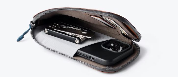 Bellroy All-Conditions Phone Pocket Plus Multi tool