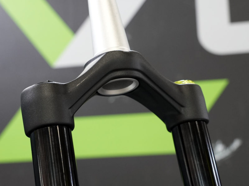 Nærbillede detaljer om 2023 DVO Onyx 38 enduro suspension mountainbike gaffel