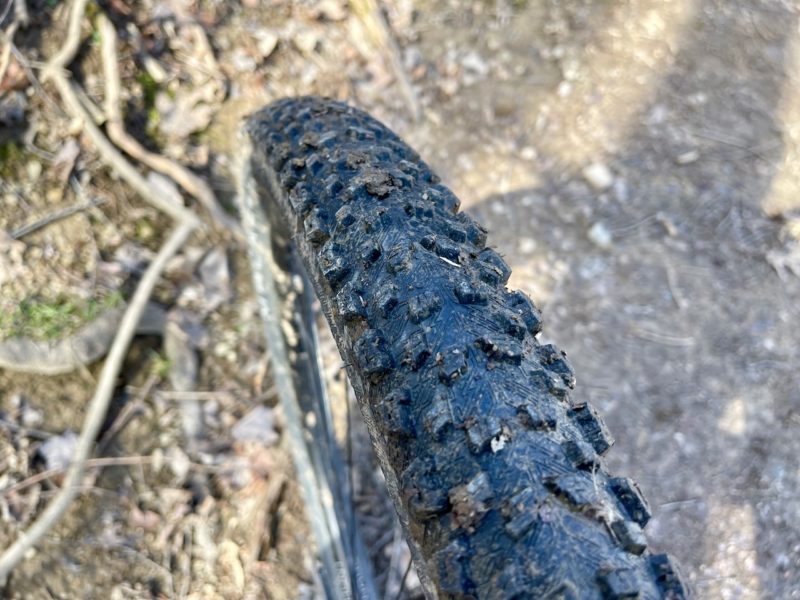 HUNT XC Wide Wheelset review 2.4 tire holt