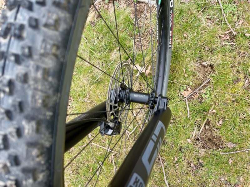 HUNT XC Wide Wheelset review Vittoria 2.35 thomus hub front