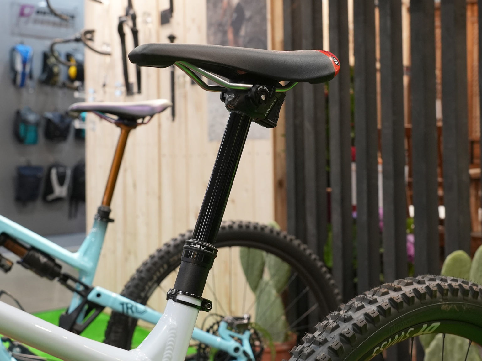 Ks Shows Gravel Suspension Fork Wireless Dropper Post Inverted Mtb