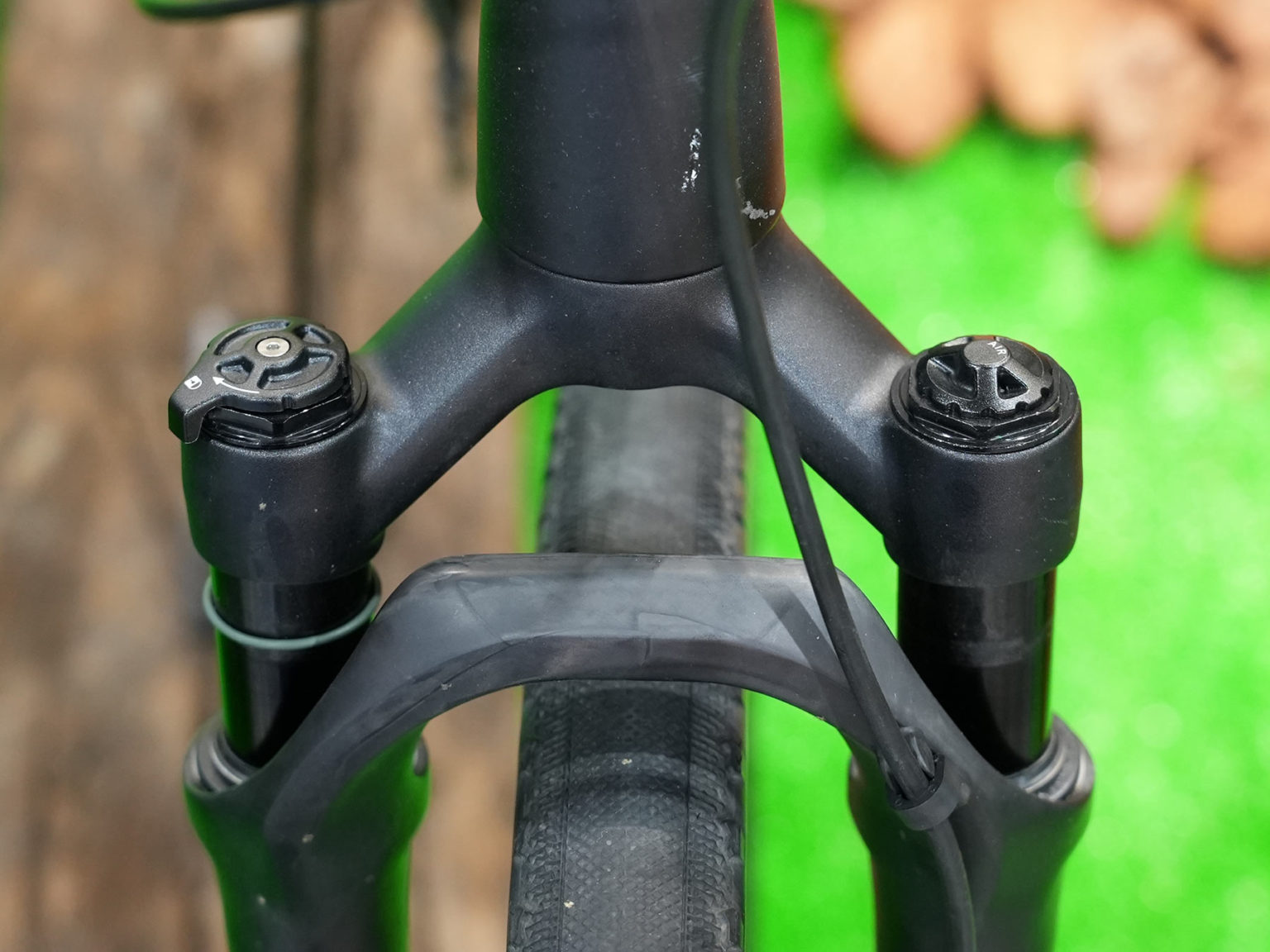 KS Shows Gravel Suspension Fork, Wireless Dropper Post, Inverted MTB