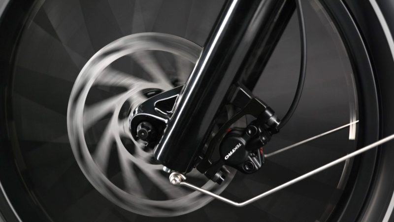 RadRunner 3 Plus Tektro hydro disc brakes