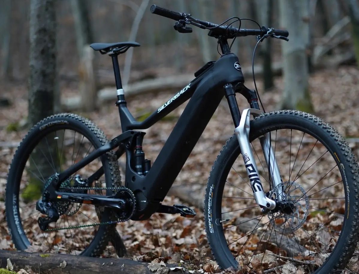 Silverback Bikes S-Electro CF in the woods