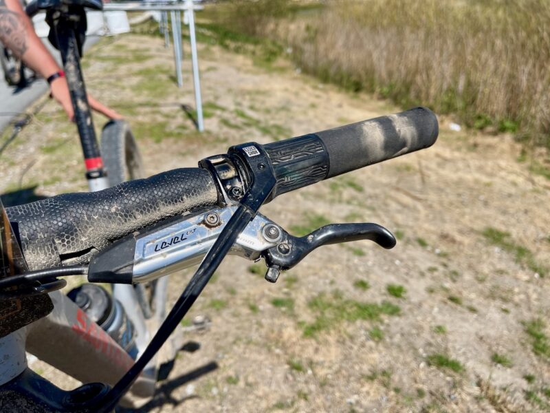 Pro Bike Check- Keegan Swensons Santa Cruz Blur with Prototype RockShox SID grip and twist lock