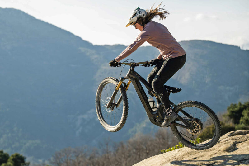 2023 Canyon Spectral:ON all-mountain ebike upgraded eMTB, riding airtime