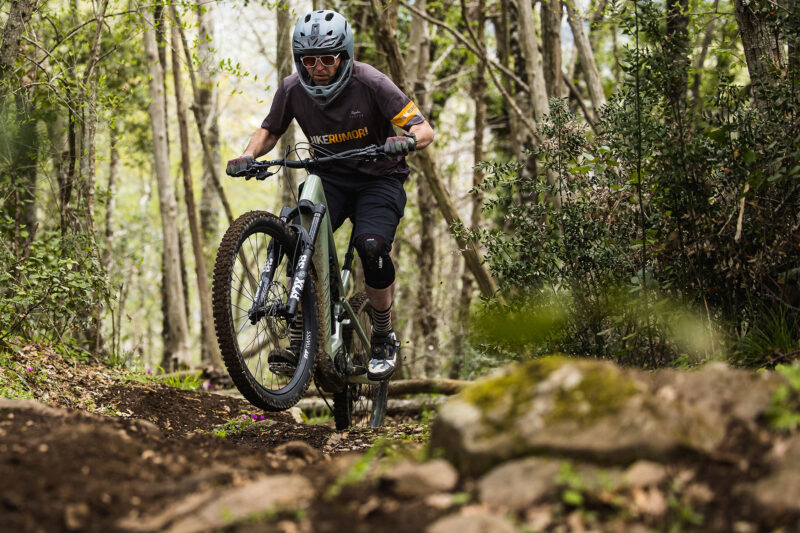 2023 Canyon Strive:ON CFR eMTB, race-ready carbon enduro ebike, photo by Boris Beyer, riding