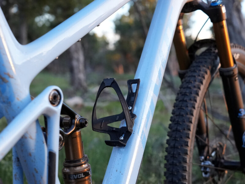 closeup details of 2023 pivot mach 4sl xc mountain bike