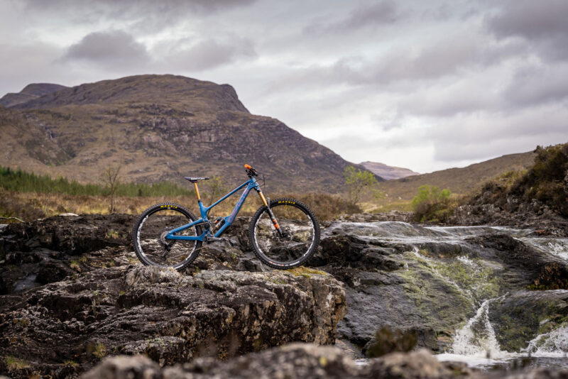 deviate highlander 2 high pivot trail bike 145mm travel 29" wheels designed in scotland