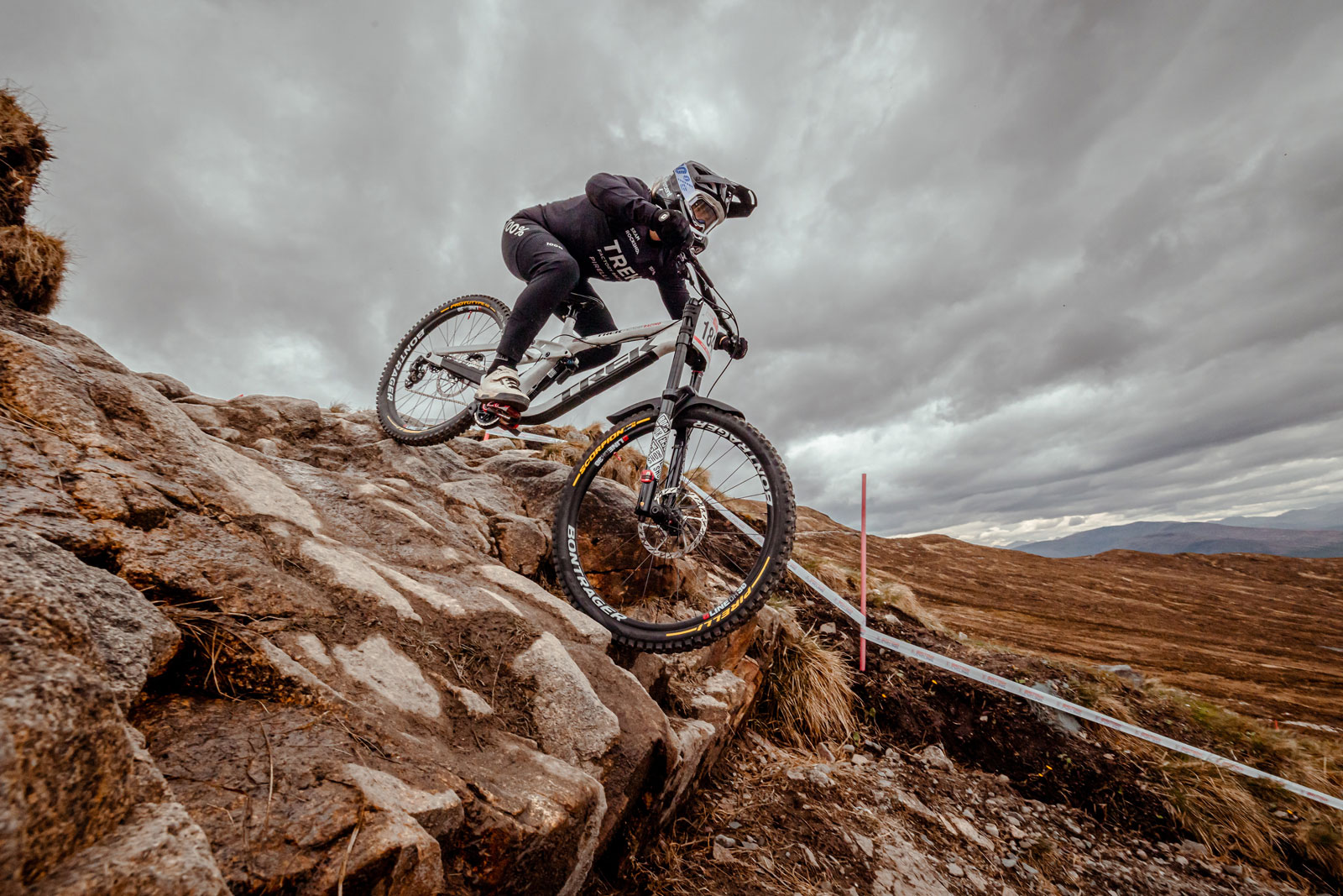 Trek downhill mountain online bike