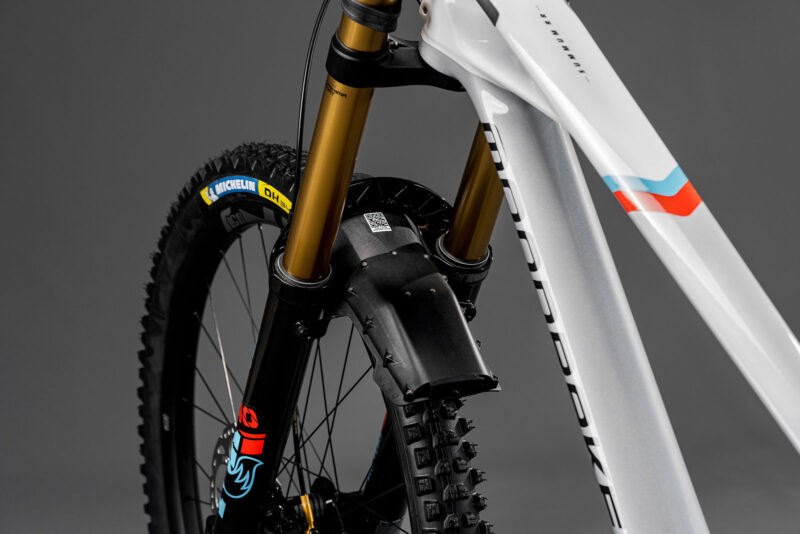 2023 mondraker summum mind telemetry fork travel sensor integrated with fender