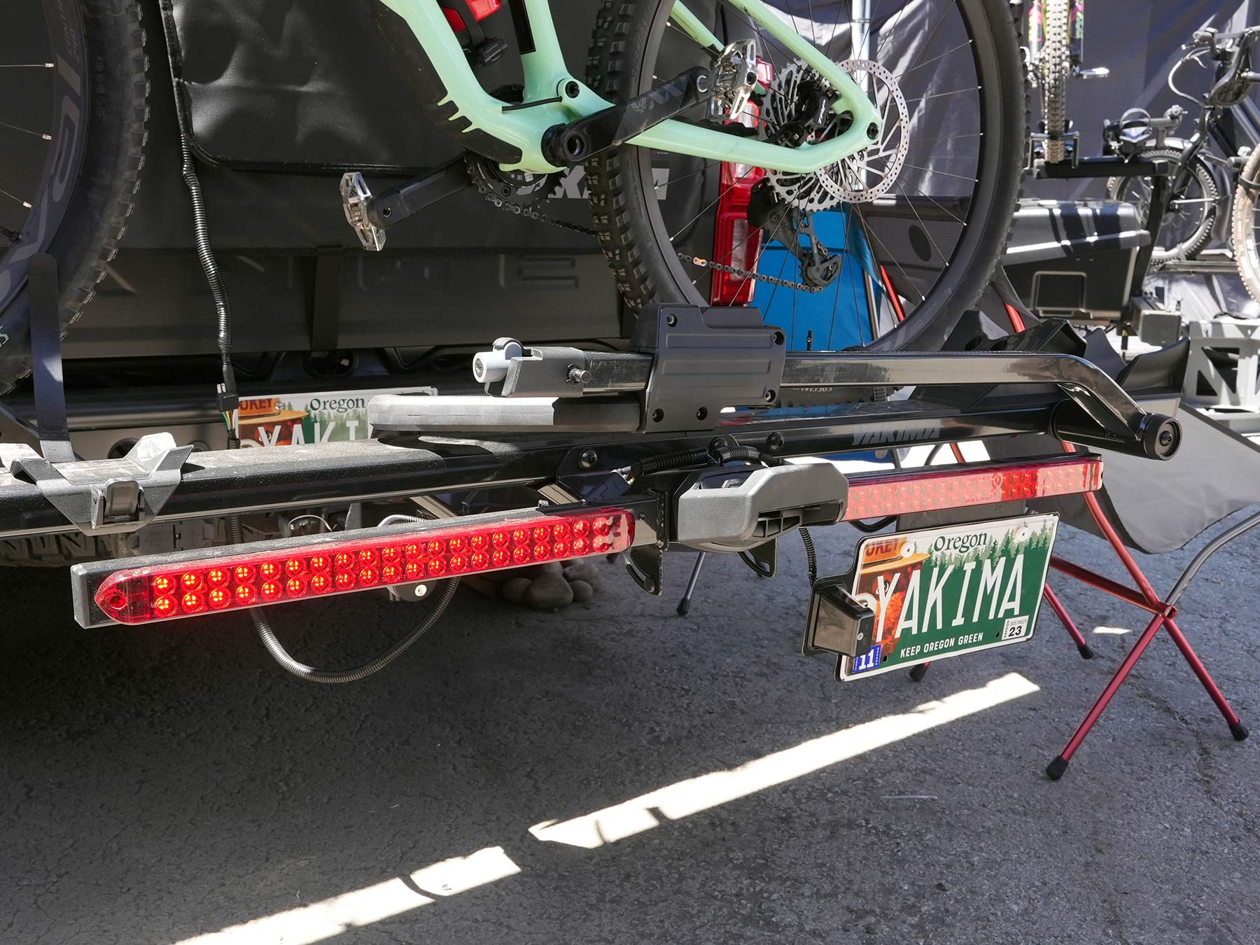 yakima bike rack rear tail lights