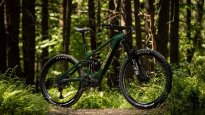 Devinci 2023 E-Troy is Made in Canada, with eMTB-specific Suspension Tuning & MX Wheels
