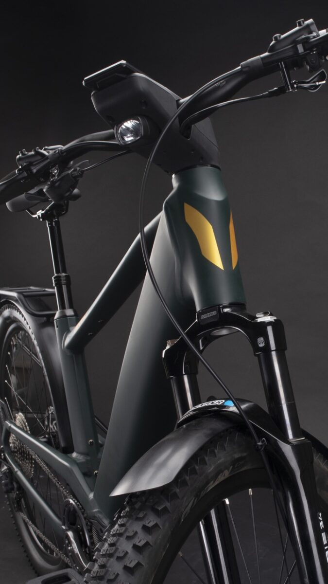 Devinci eBike Front suspension and dropper post