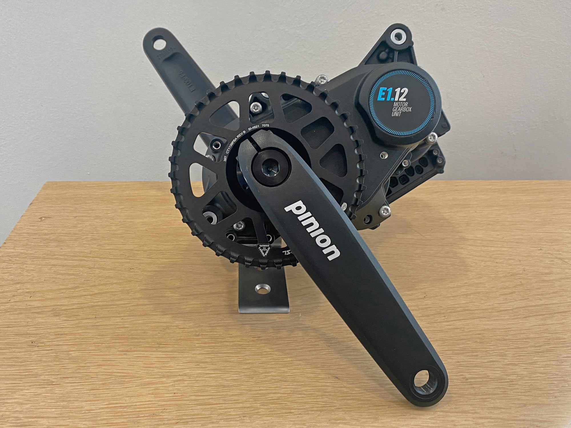 Pinion ON.E combined ebike motor gearbox unit MGU complete transmission powertrain, detail
