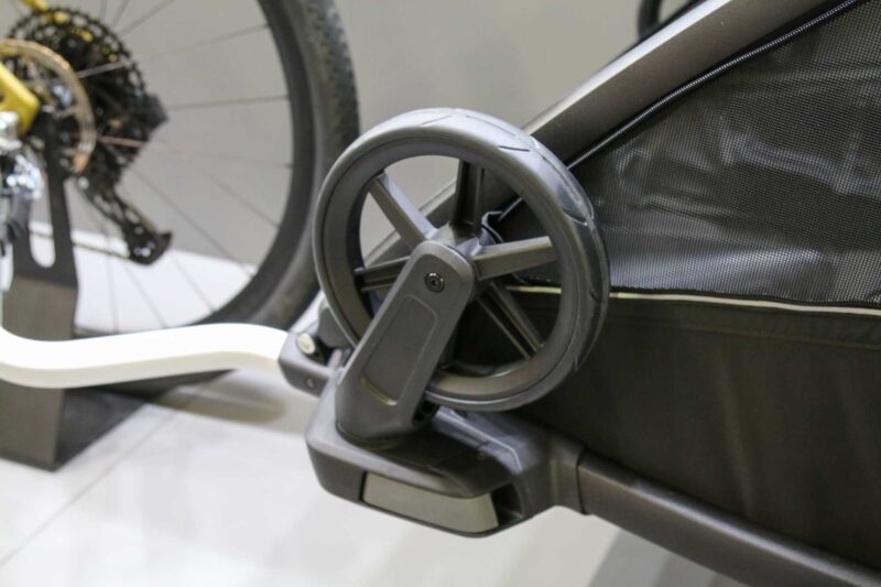 Thule Chariot Wheel Up