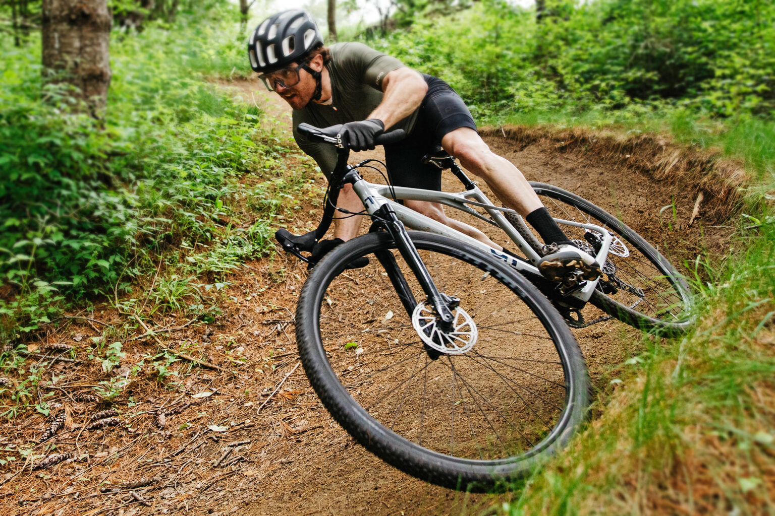 GT Grade Carbon Gravel Bike updated with 30mm of Triple Triangle Gravel ...