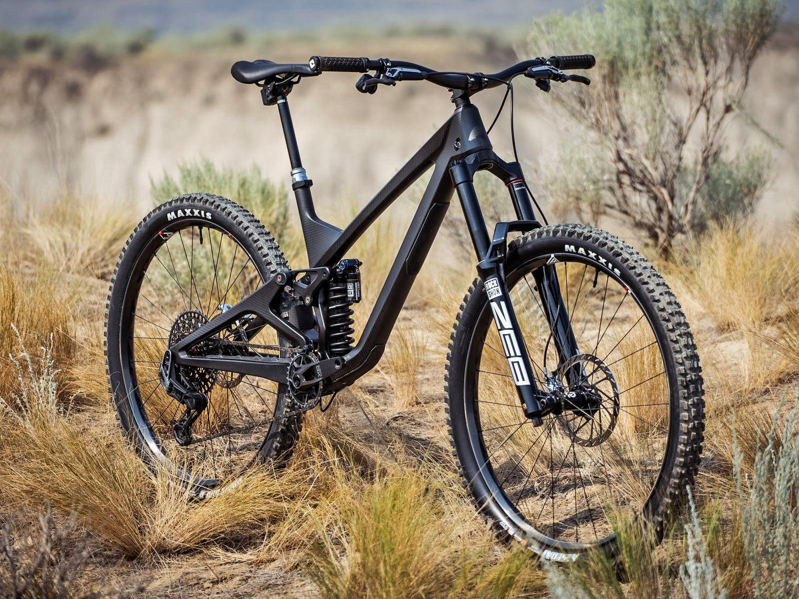 We Are One Arrival limited edition modular carbon mountain bike made-in-Canada, 170mm Enduro bike