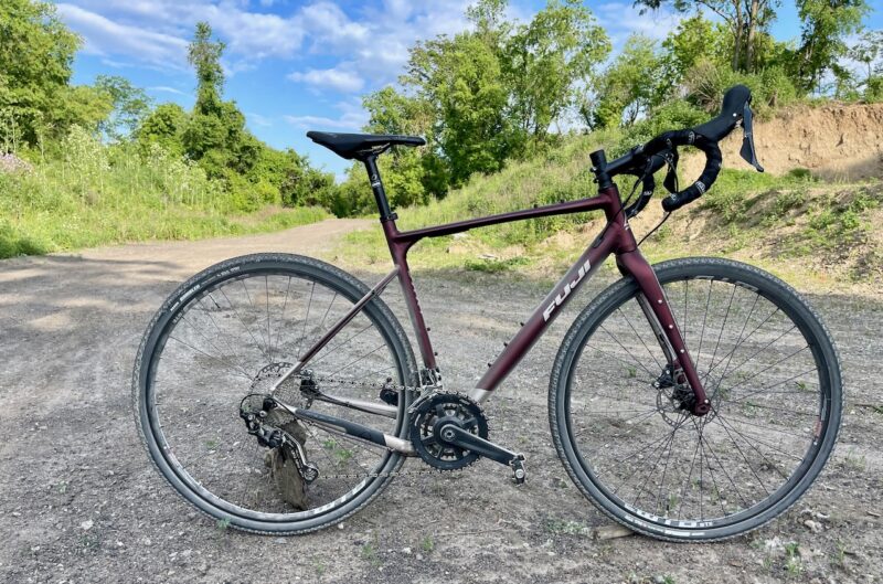 Review Fuji Jari 1.3 full bike gravel