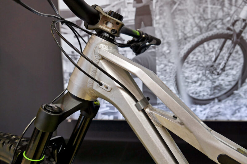 Rock Machine Whizz modular alloy long-travel 140mm 160mm 180mm bikepark enduro all-mountain bike, headtube detail
