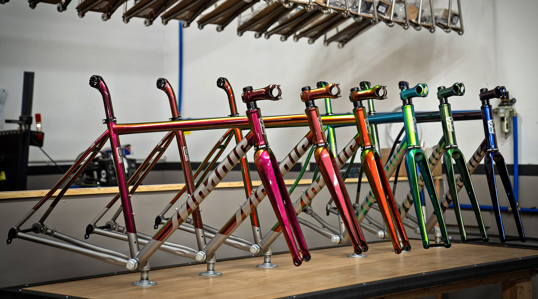 Mosaic GT-1 AR all-road gravel bikes in 6 new Colorshift paint jobs