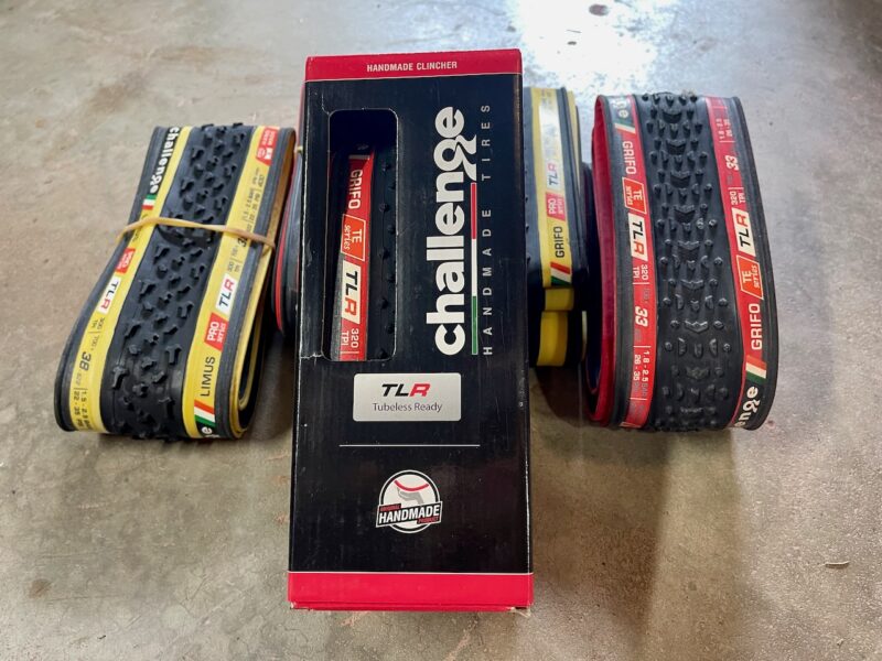 Challenge Tire Red SE TLR box