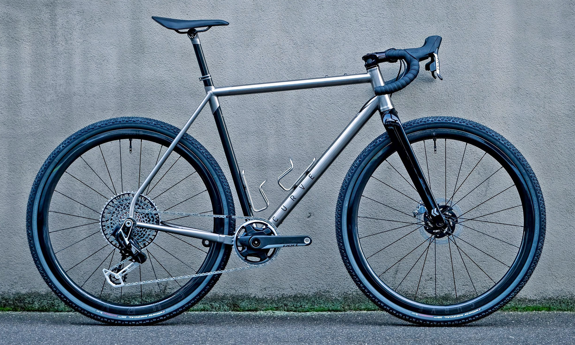 Curve Cycling AIR Kev prototype titanium and carbon version of the GXR gravel cross race bike, complete