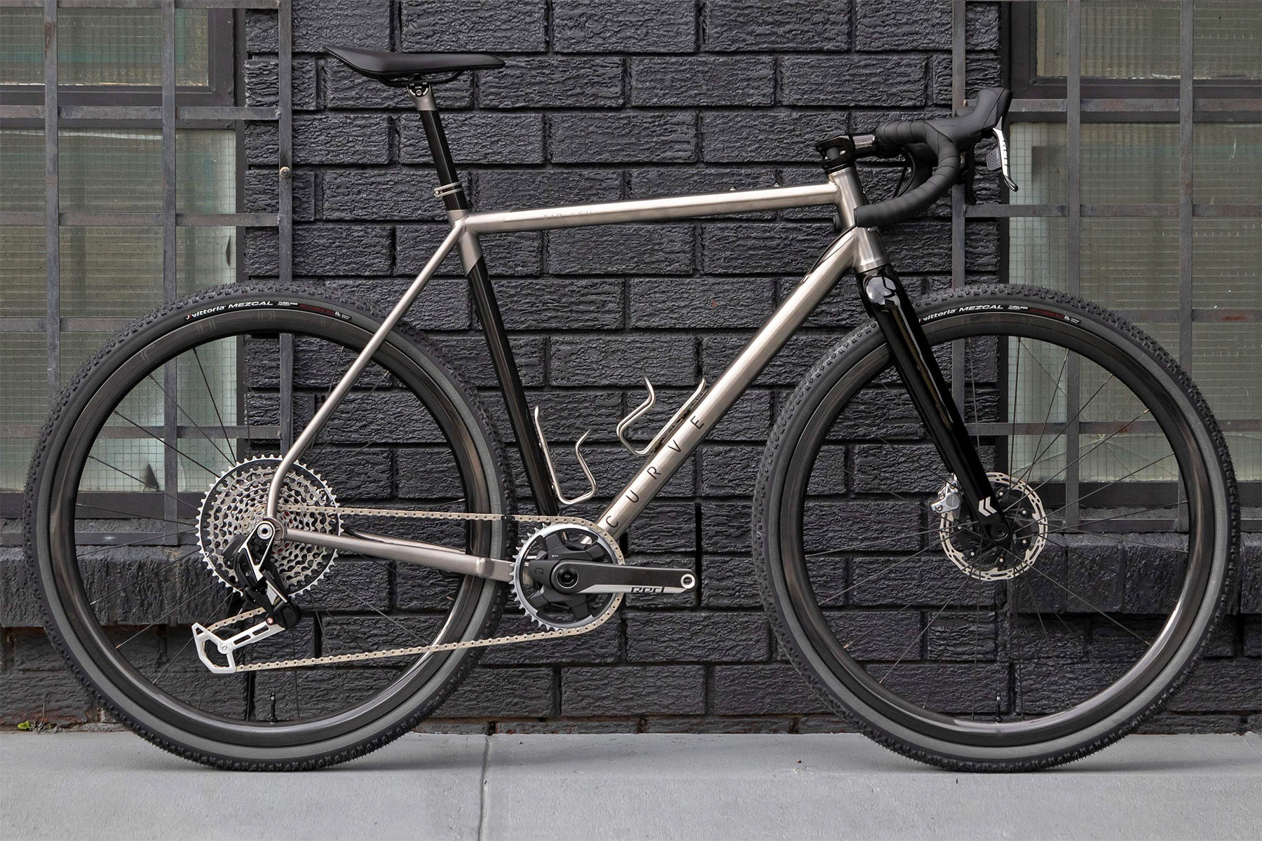 Curve Cycling AIR Kev prototype titanium and carbon version of the GXR gravel cross race bike