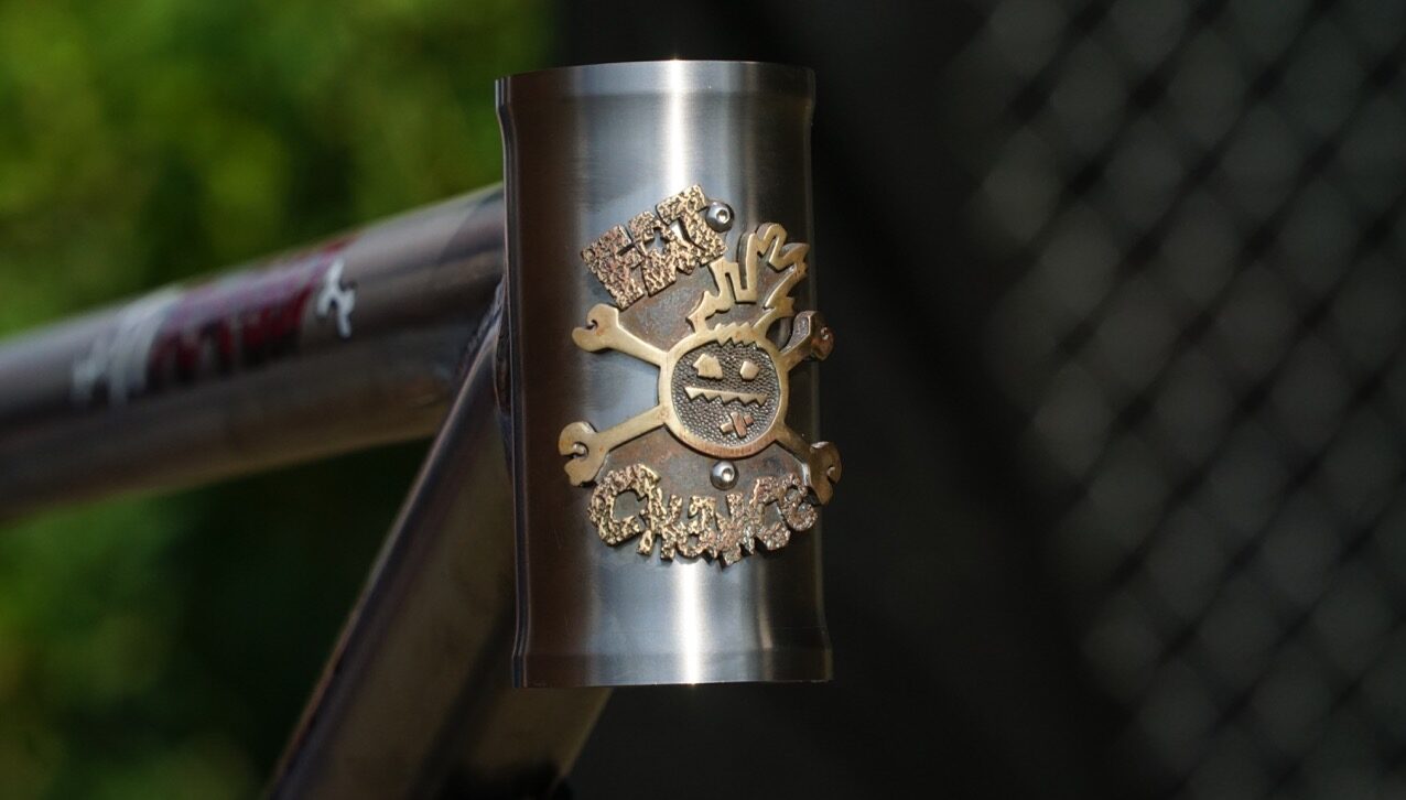 Head badge Round Up - Fat Chance Cycles